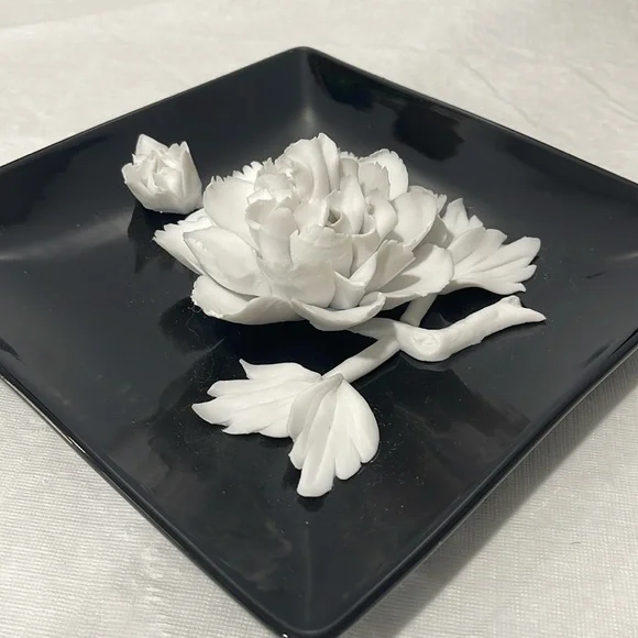Decorative 3D floral porcelain ceramic wall plaques plates 9” square